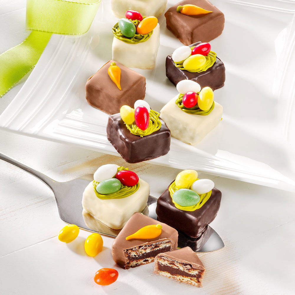 Schrader Petit Fours österlich dekoriert
