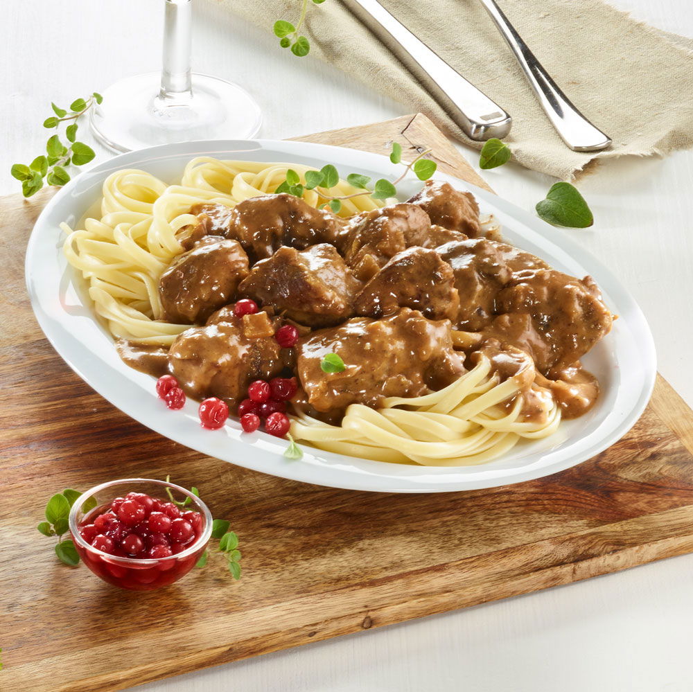 WILDHÜTERS Wildschwein-Gulasch mit Preiselbeeren