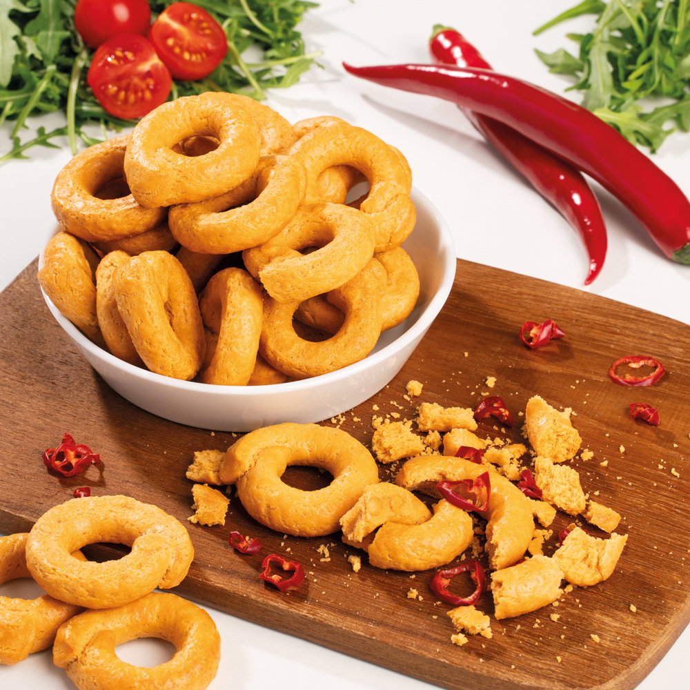 Italienisches Salzgebäck Taralli mit Chili