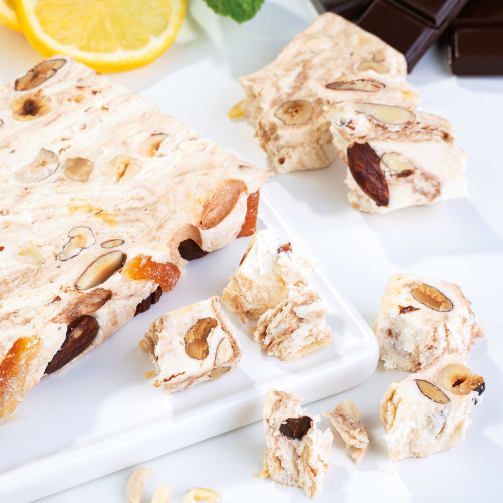 Italienisches Weichnougat mit Zitrone