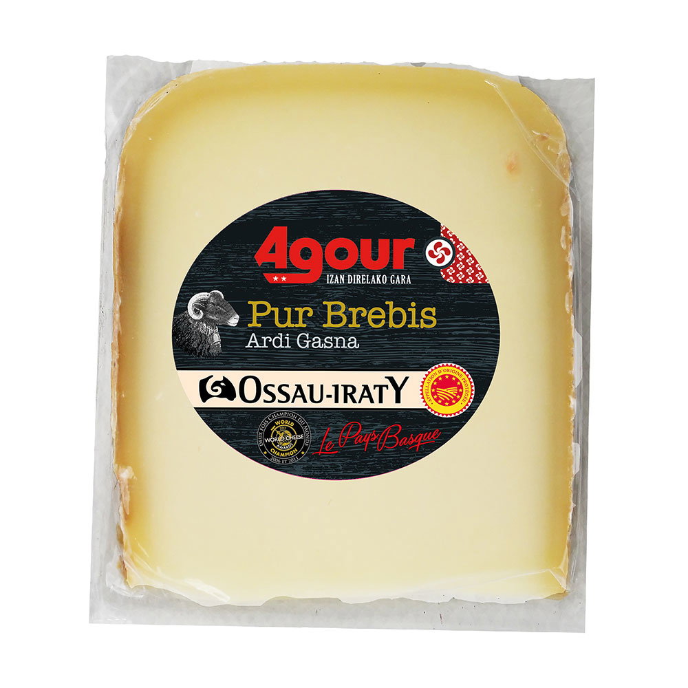 Französischer Käse Ossau-Iraty, im Stück