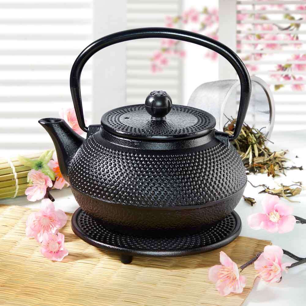 Gusseisen-Teekanne mit Edelstahlfilter und Untersetzer