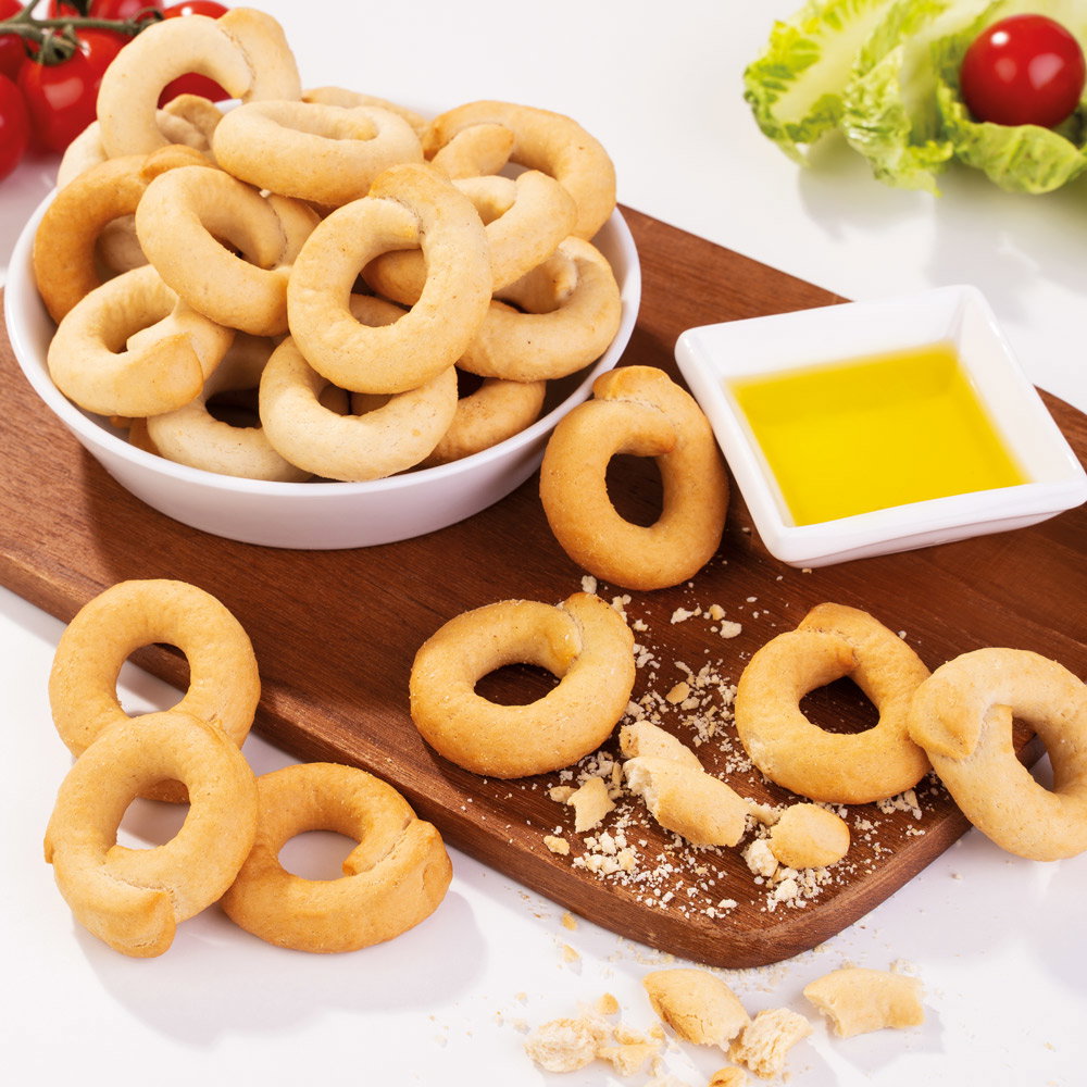 Italienisches Salzgebäck Taralli mit nativem Olivenöl extra