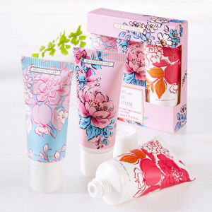 Heathcote & Ivory Hand- und Nagel-Cremes Pinks & Pear Blossom 3er-Set