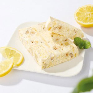 Italienisches Weichnougat mit Zitrone